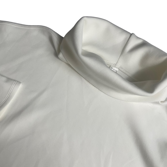 SPANX Tops - Spanx XL Turlteneck Air Essential Long Sleeve Snow White Top SO SOFT